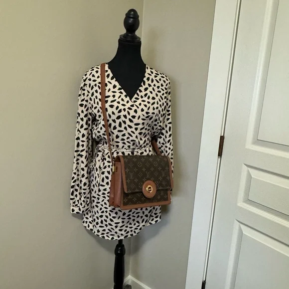 Louis Vuitton Raspail - Picture 11 of 16